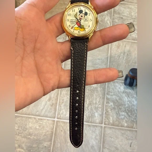 Vintage Lorus Quartz Disney Mickey Melody Alarm Watch - Gold Tone - Picture 7 of 16